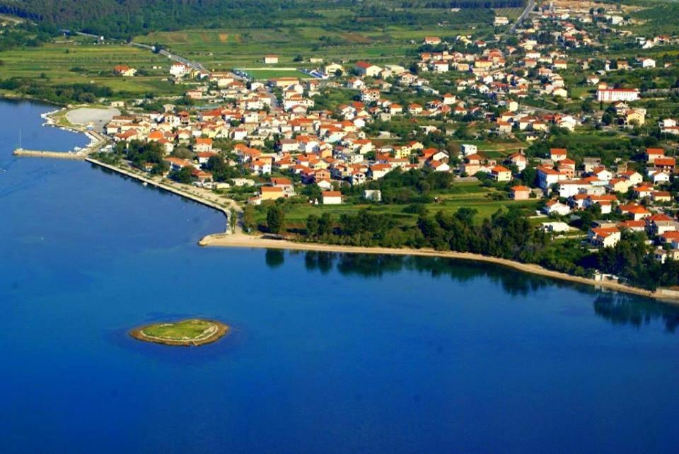 Apartmani Ajp Posedarje Exterior foto