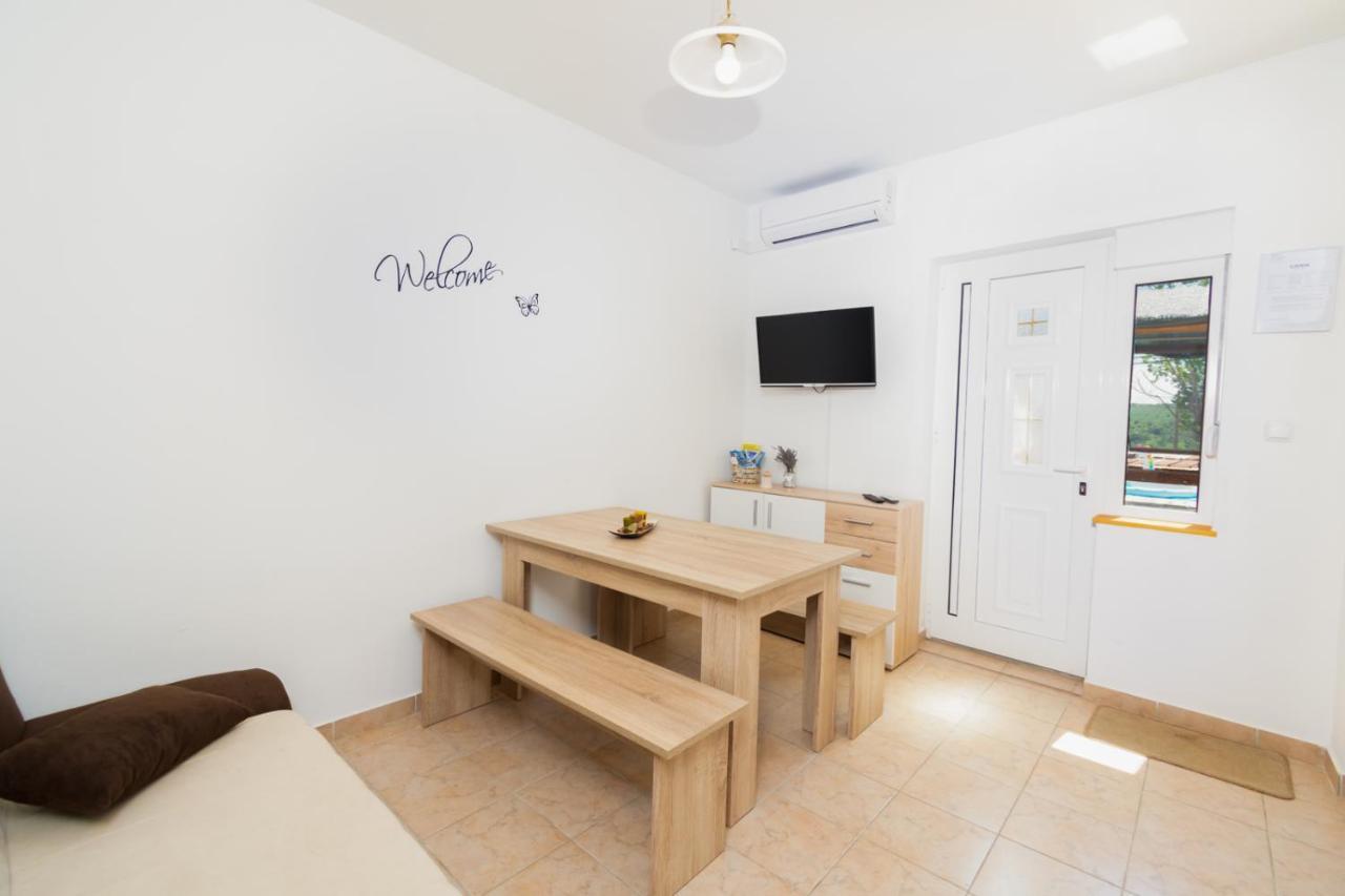 Apartmani Ajp Posedarje Exterior foto